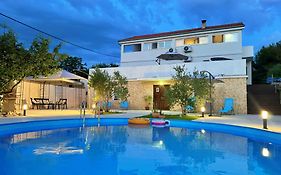 Apartments Villa Mihaela
